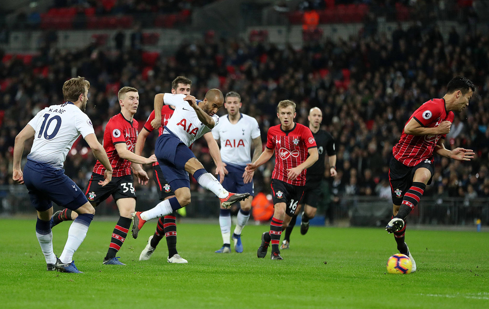 高居榜首 高居榜首