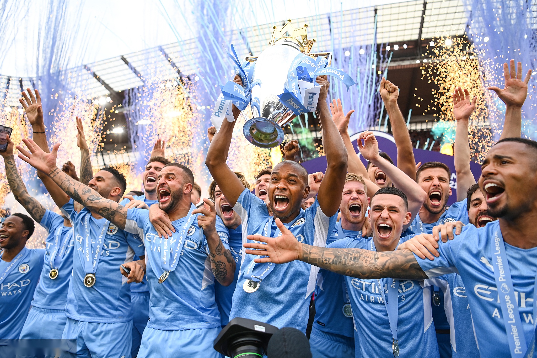 中展现了强 中展现了强