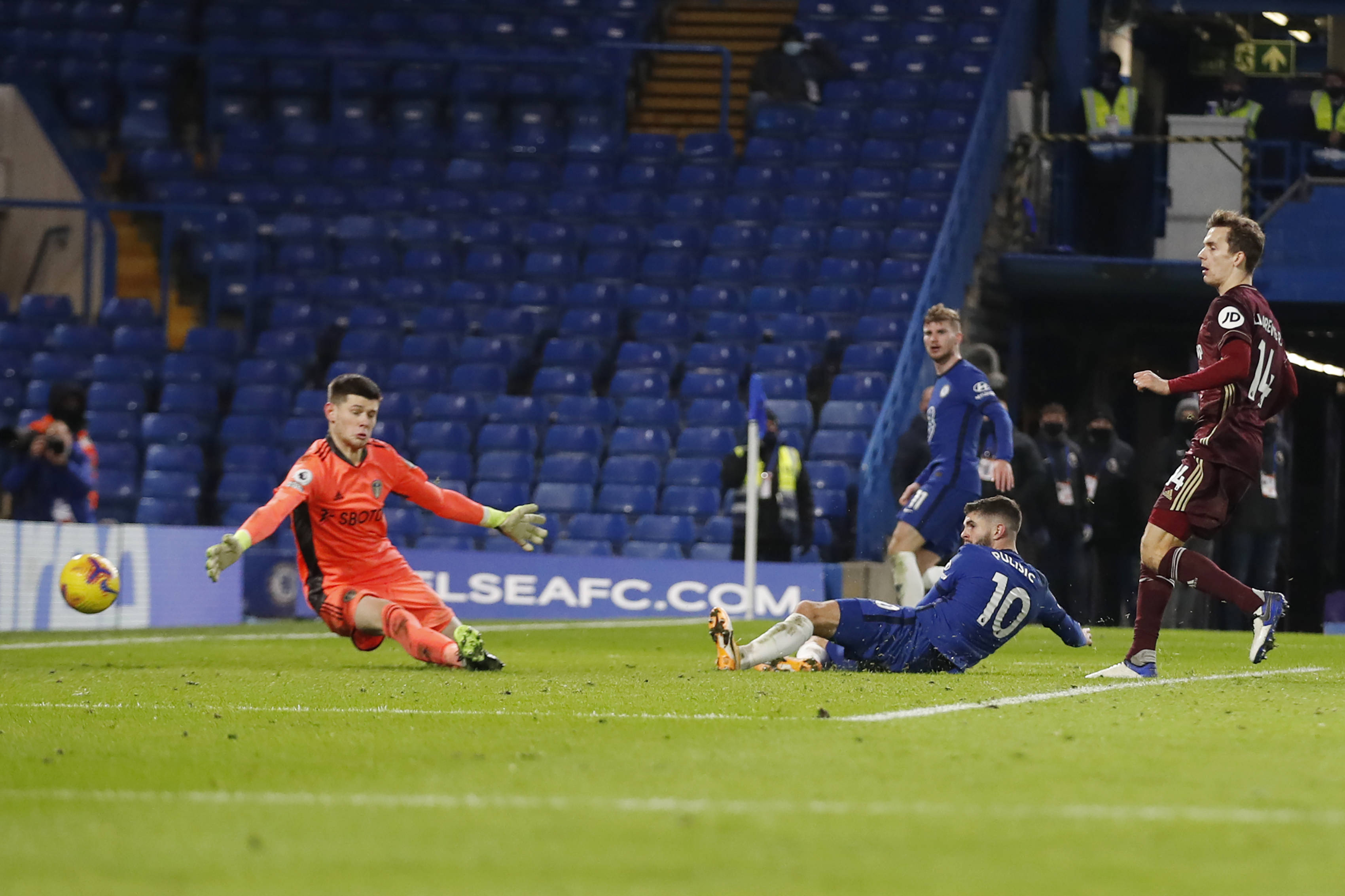 仅为他带来 仅为他带来